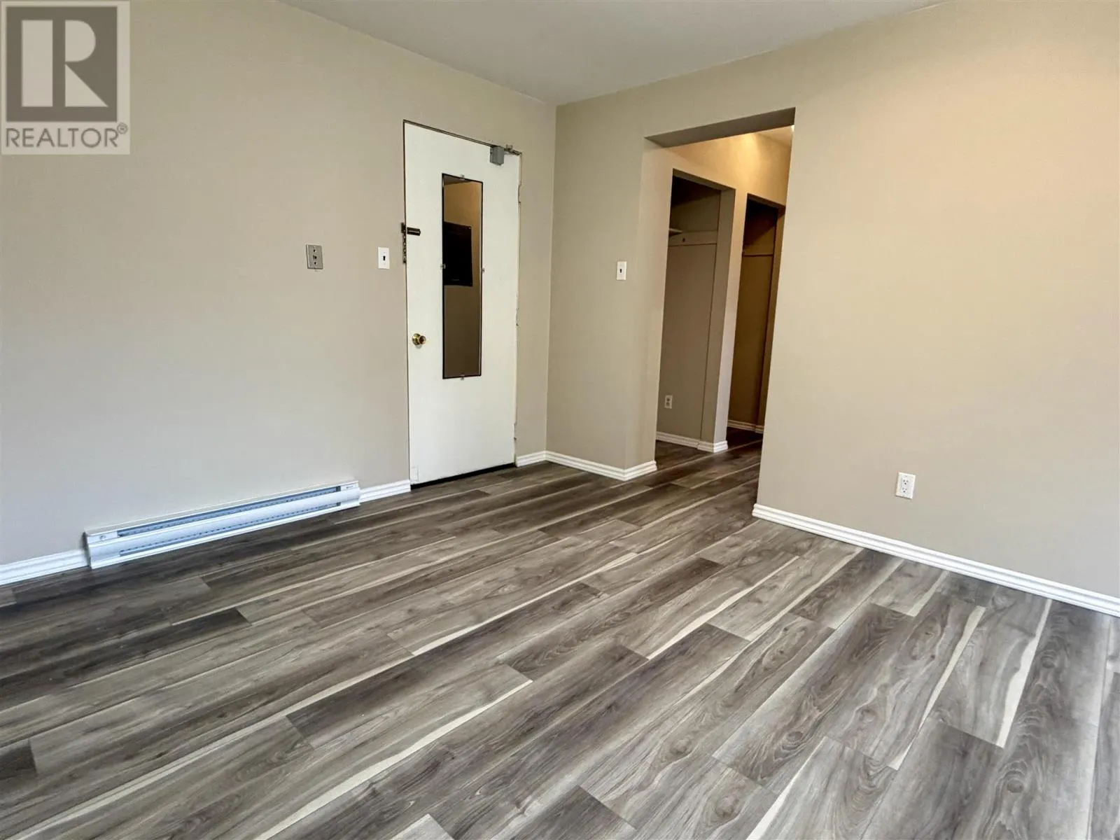 23 Mississauga AVE # 6
