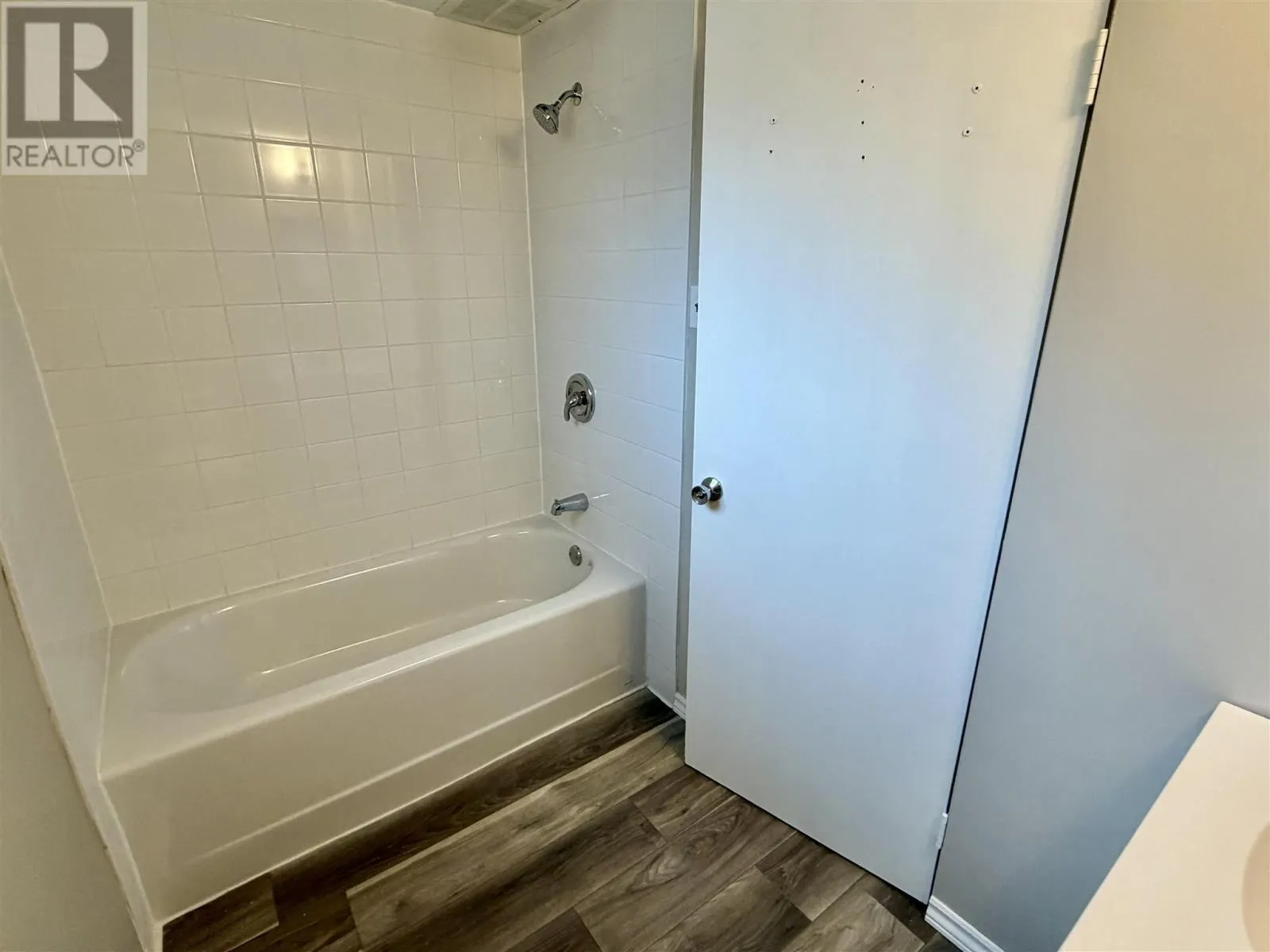 23 Mississauga AVE # 6