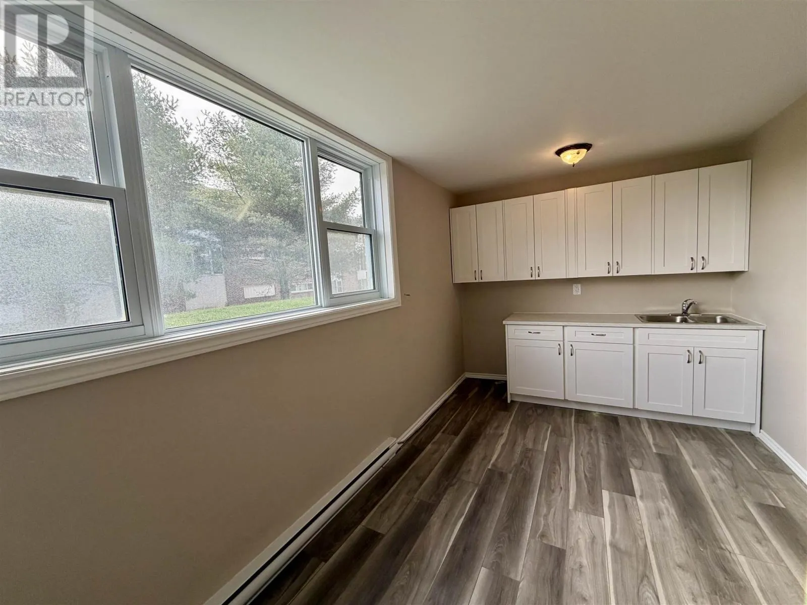 23 Mississauga AVE # 6