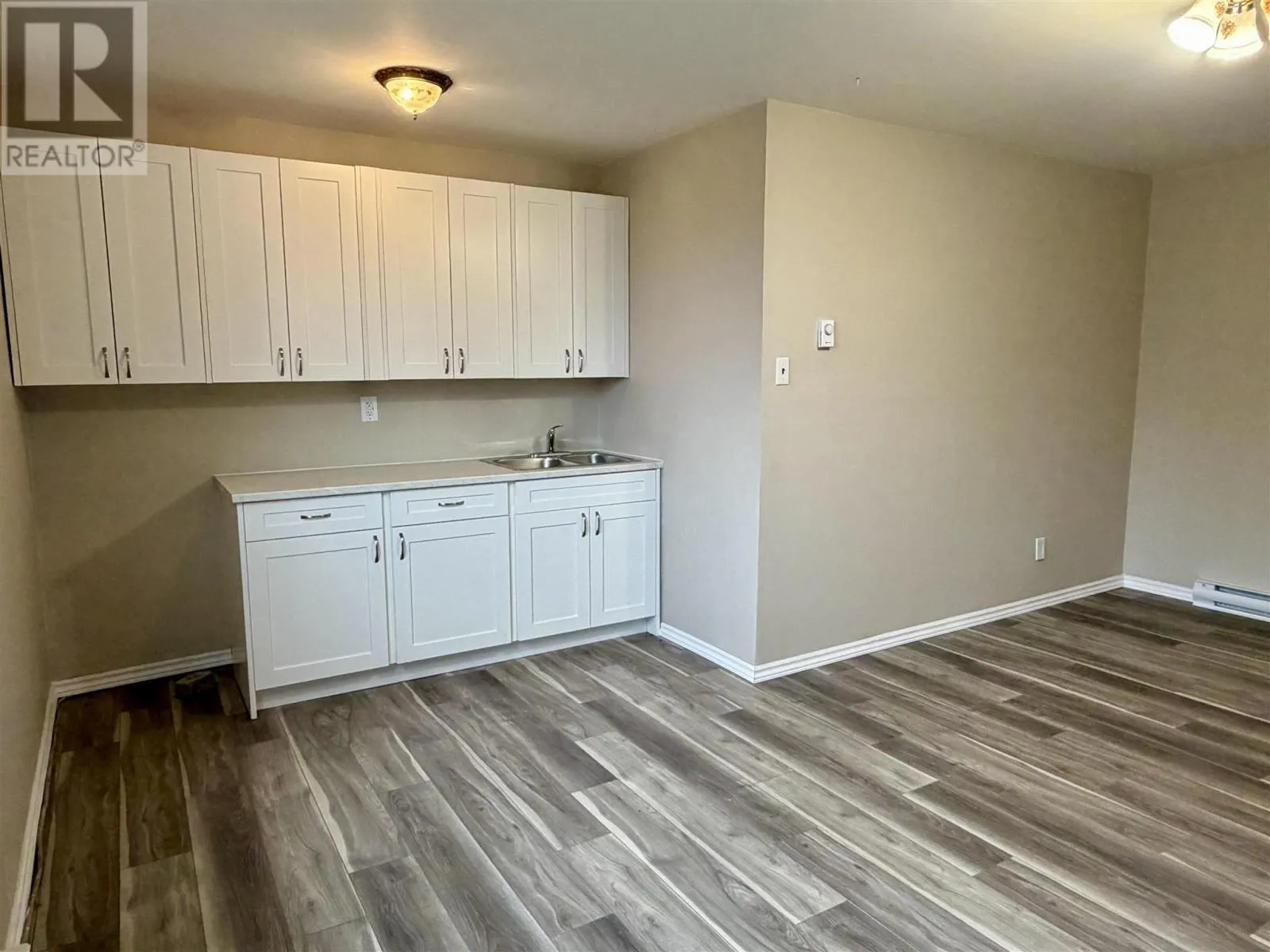 23 Mississauga AVE # 6