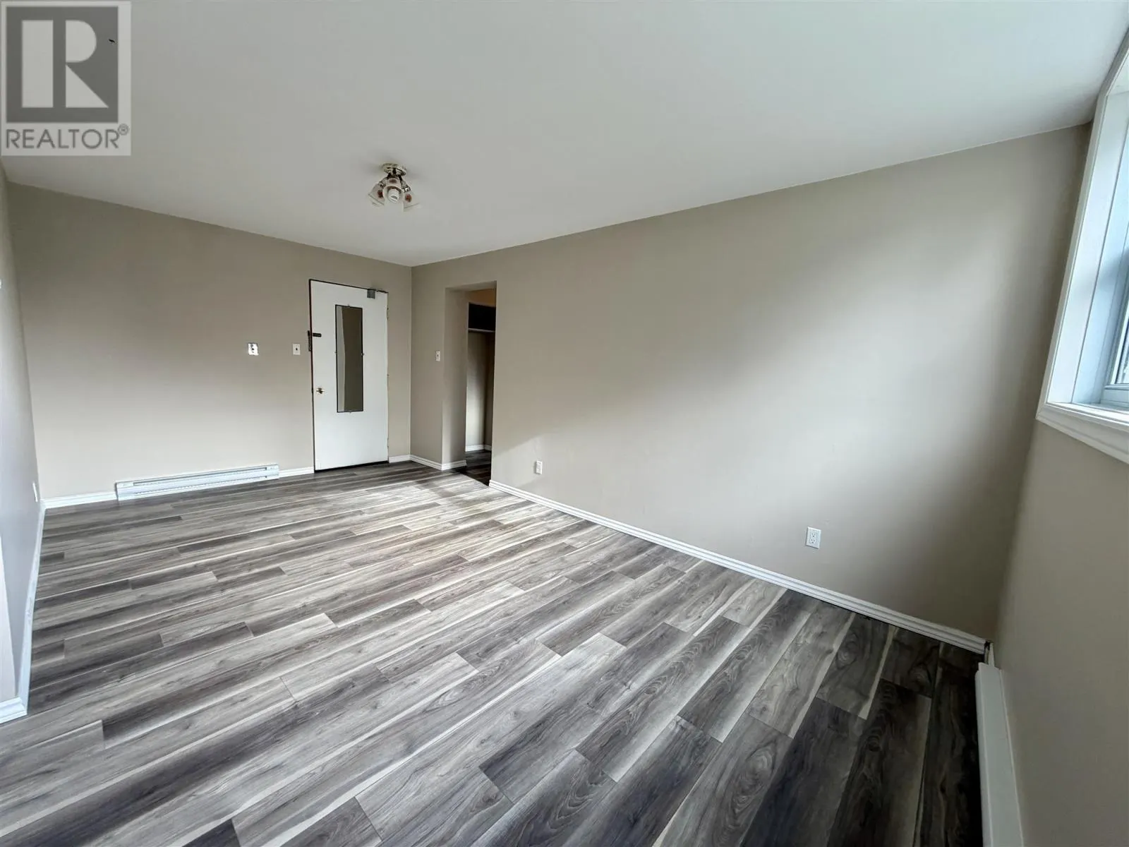 23 Mississauga AVE # 6
