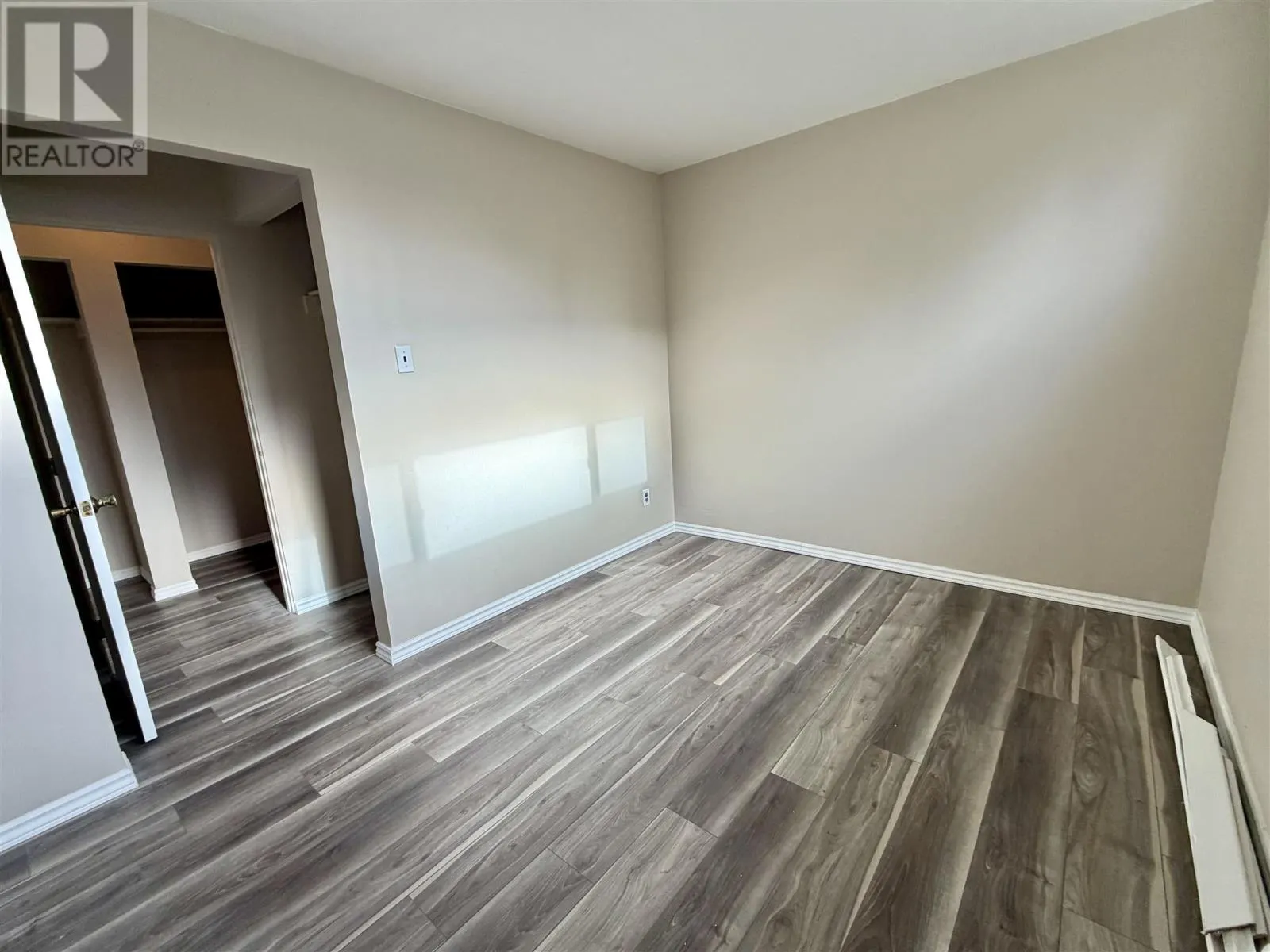 23 Mississauga AVE # 6