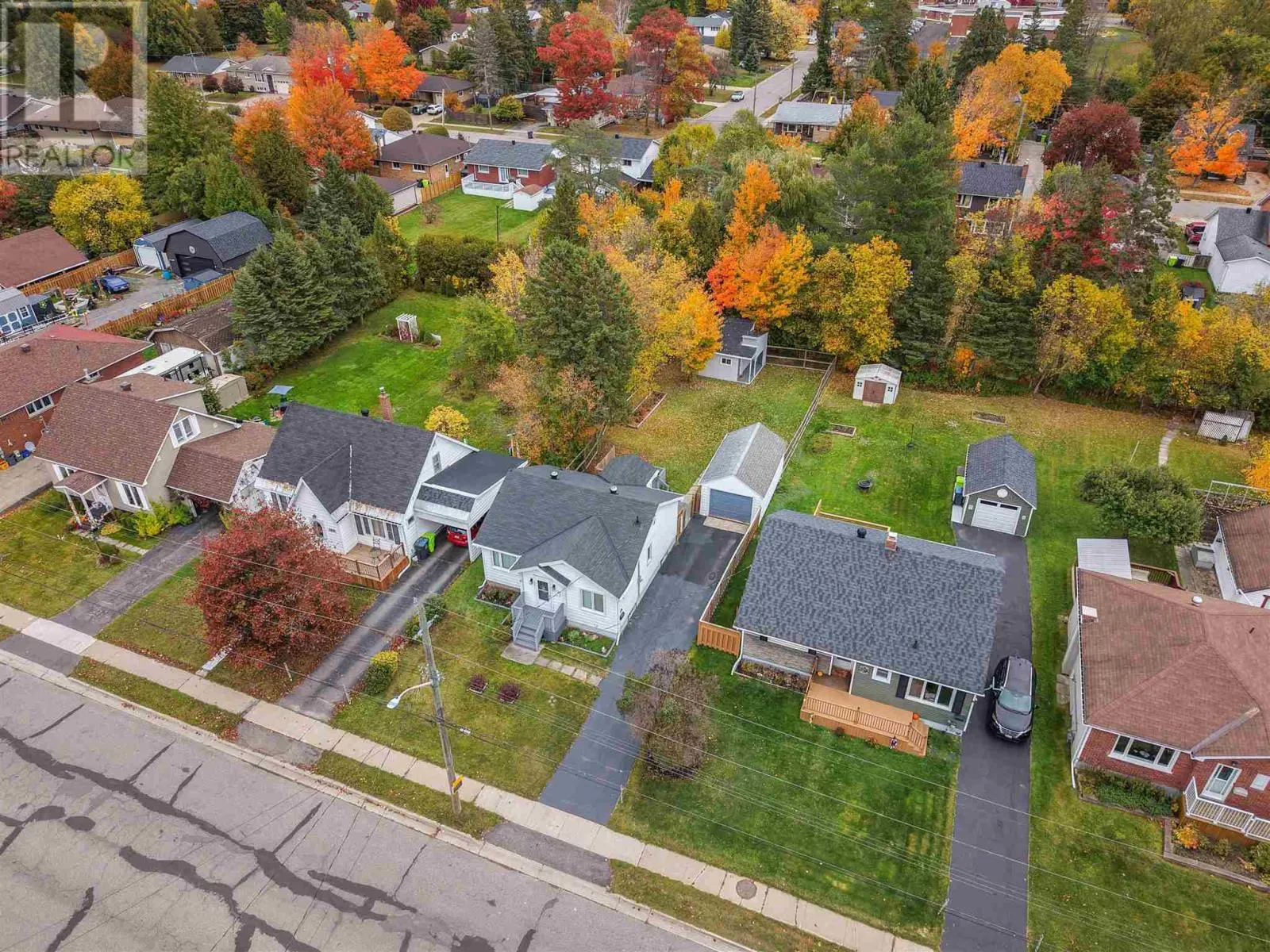 182 Lake ST
