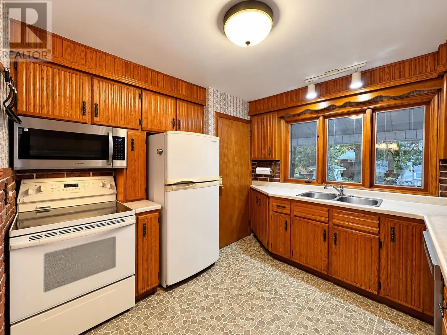 367 Northern Ave. E.