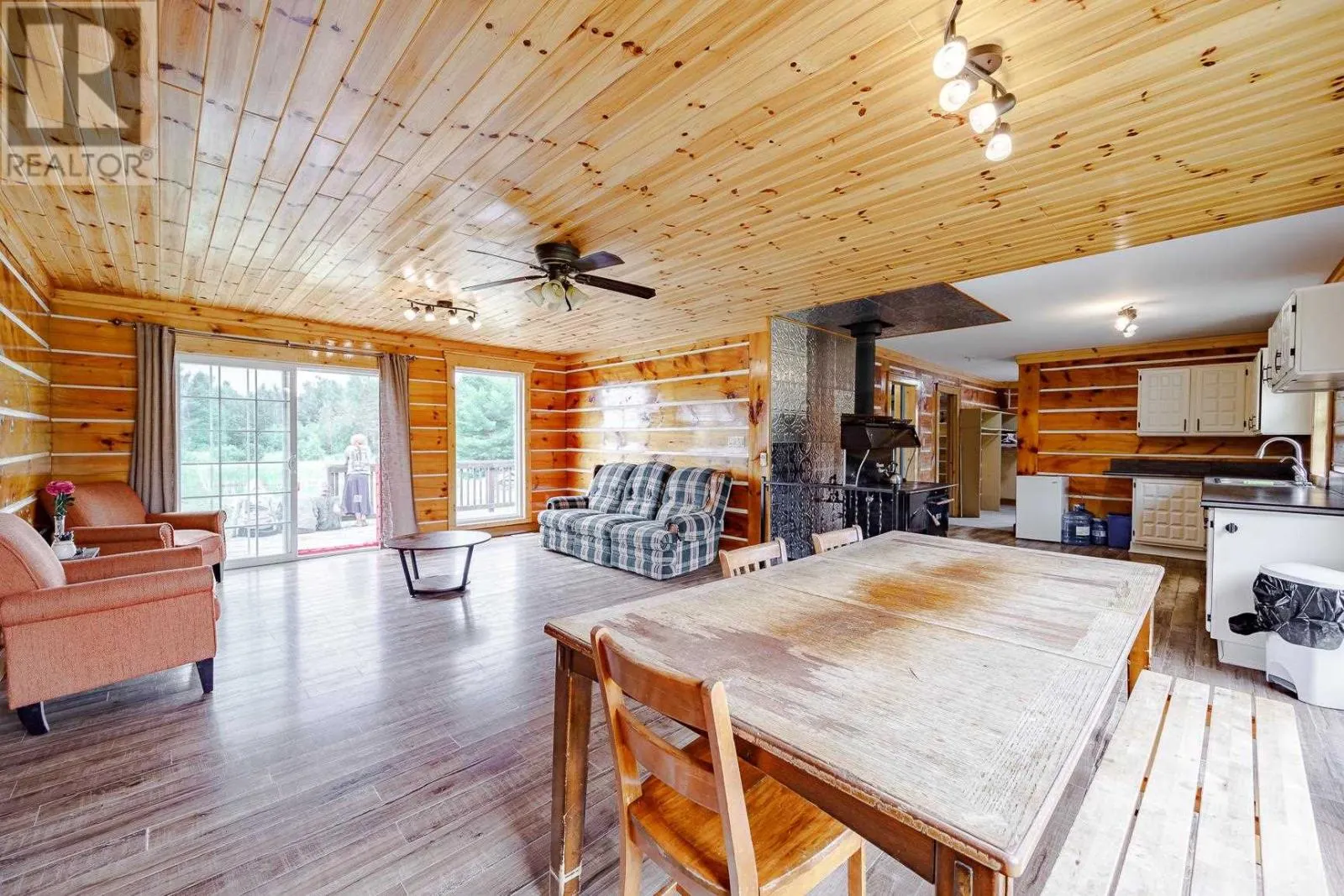 144 Walker RD