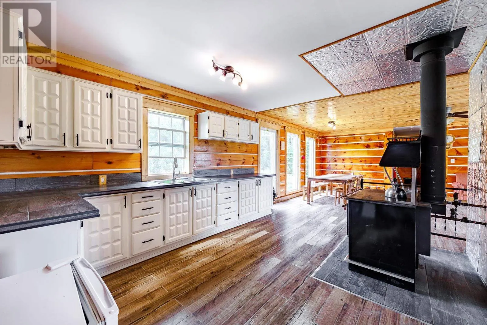 144 Walker RD