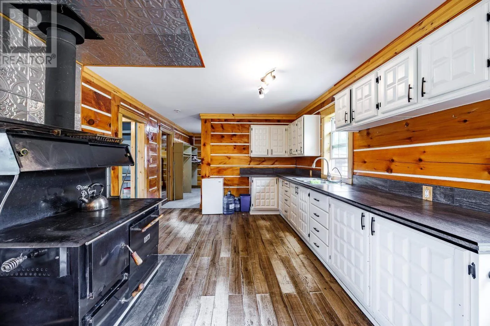 144 Walker RD