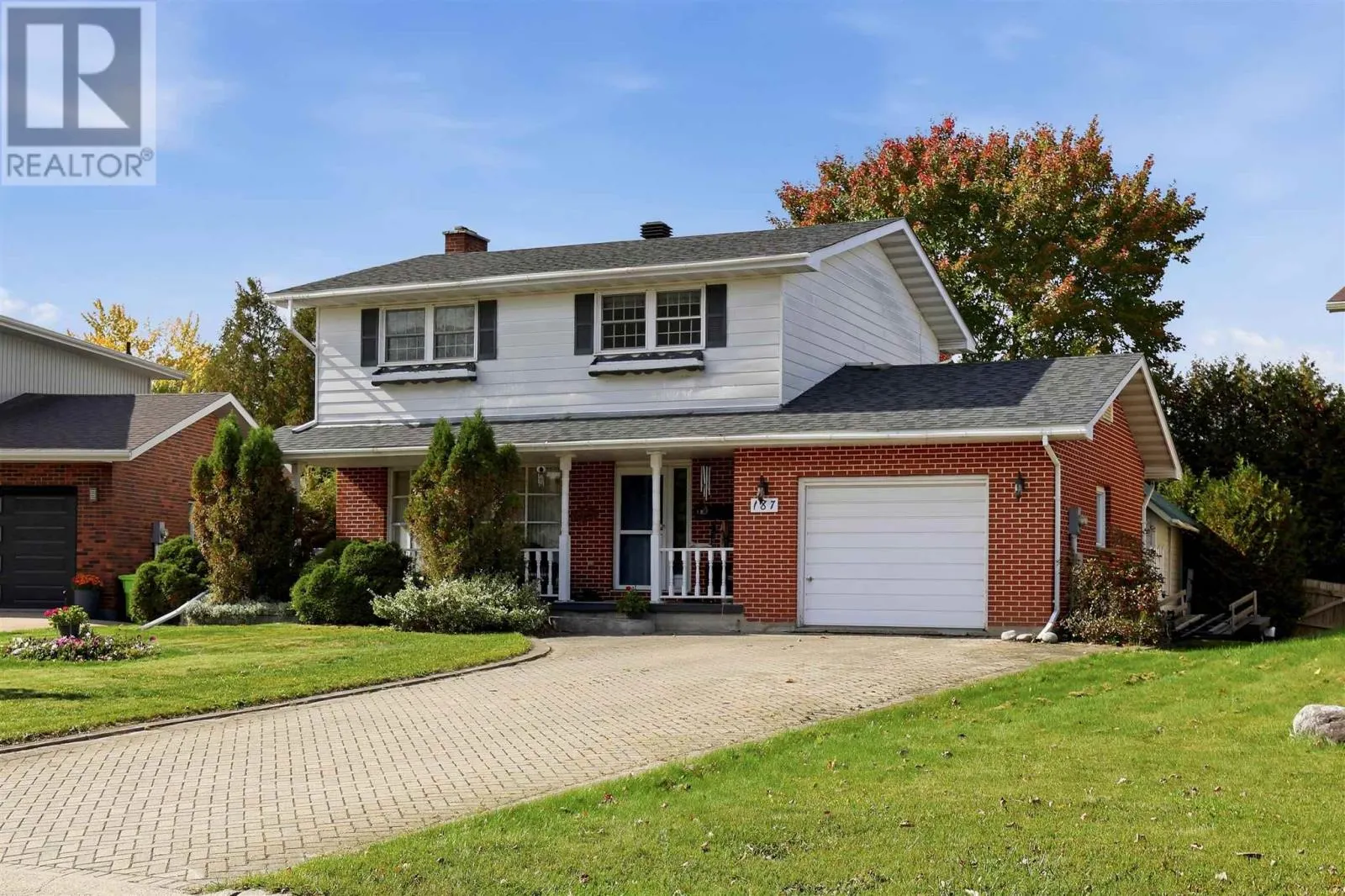 187 Country Club PL