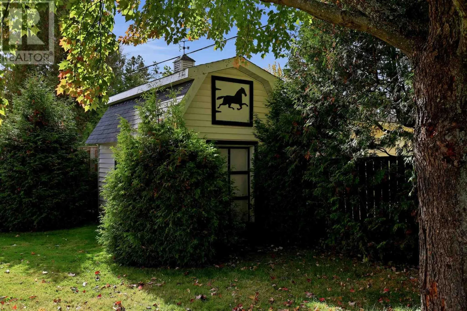 187 Country Club PL