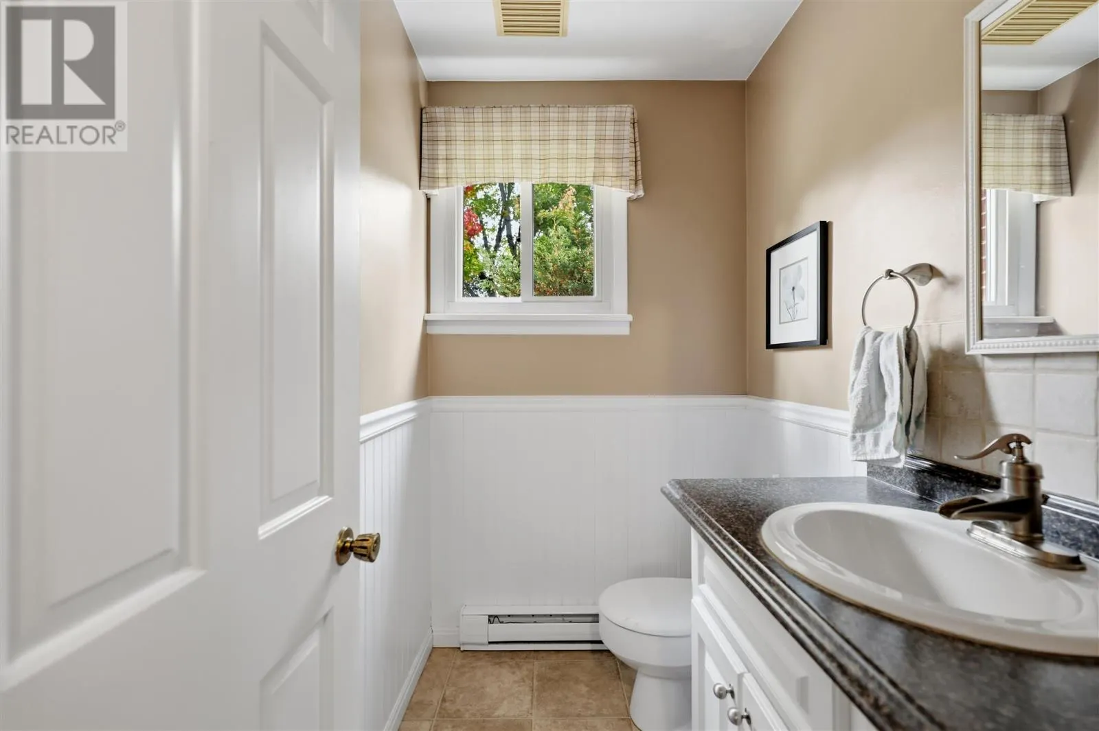 187 Country Club PL