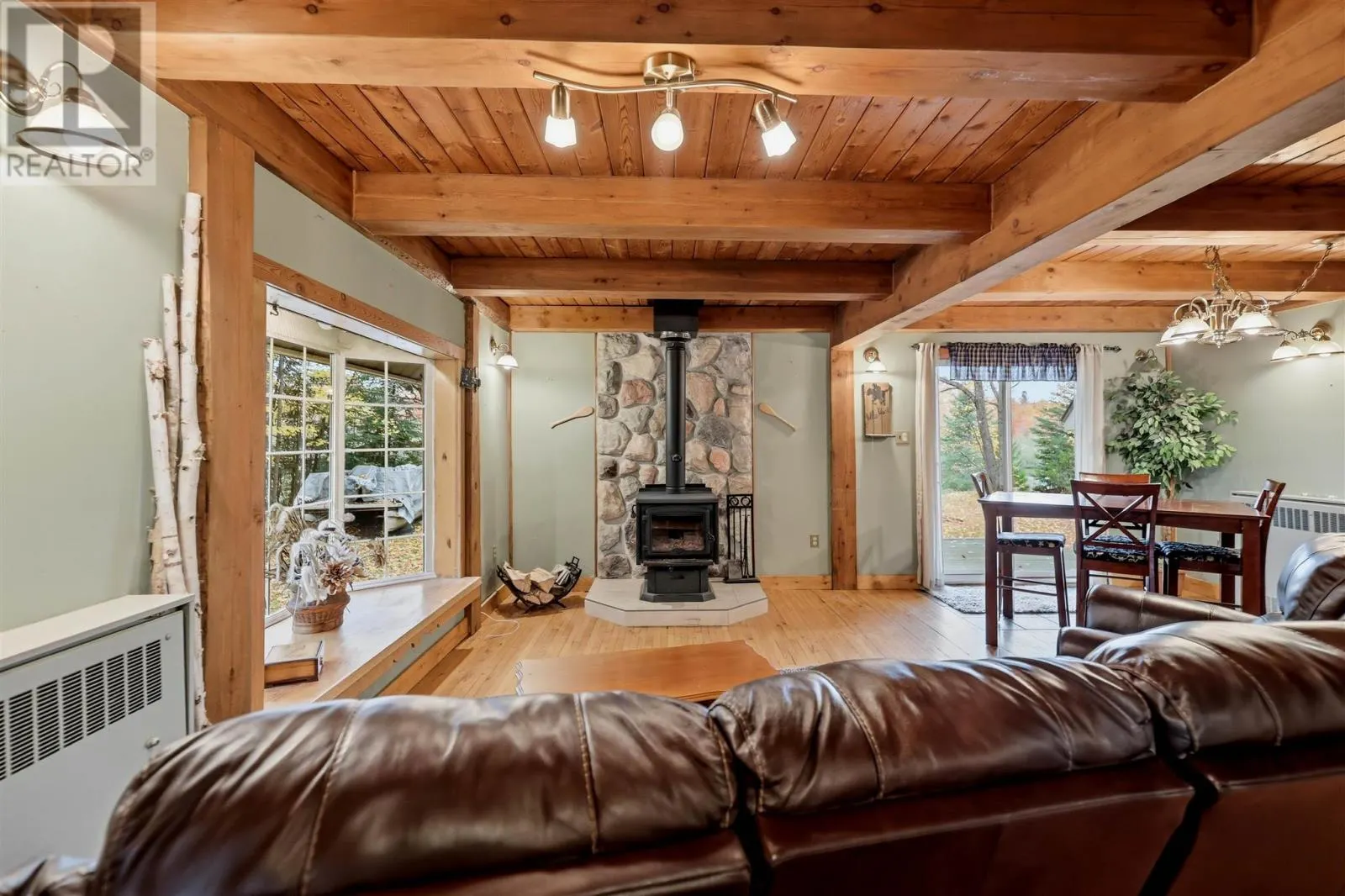 816 Pine Shores RD