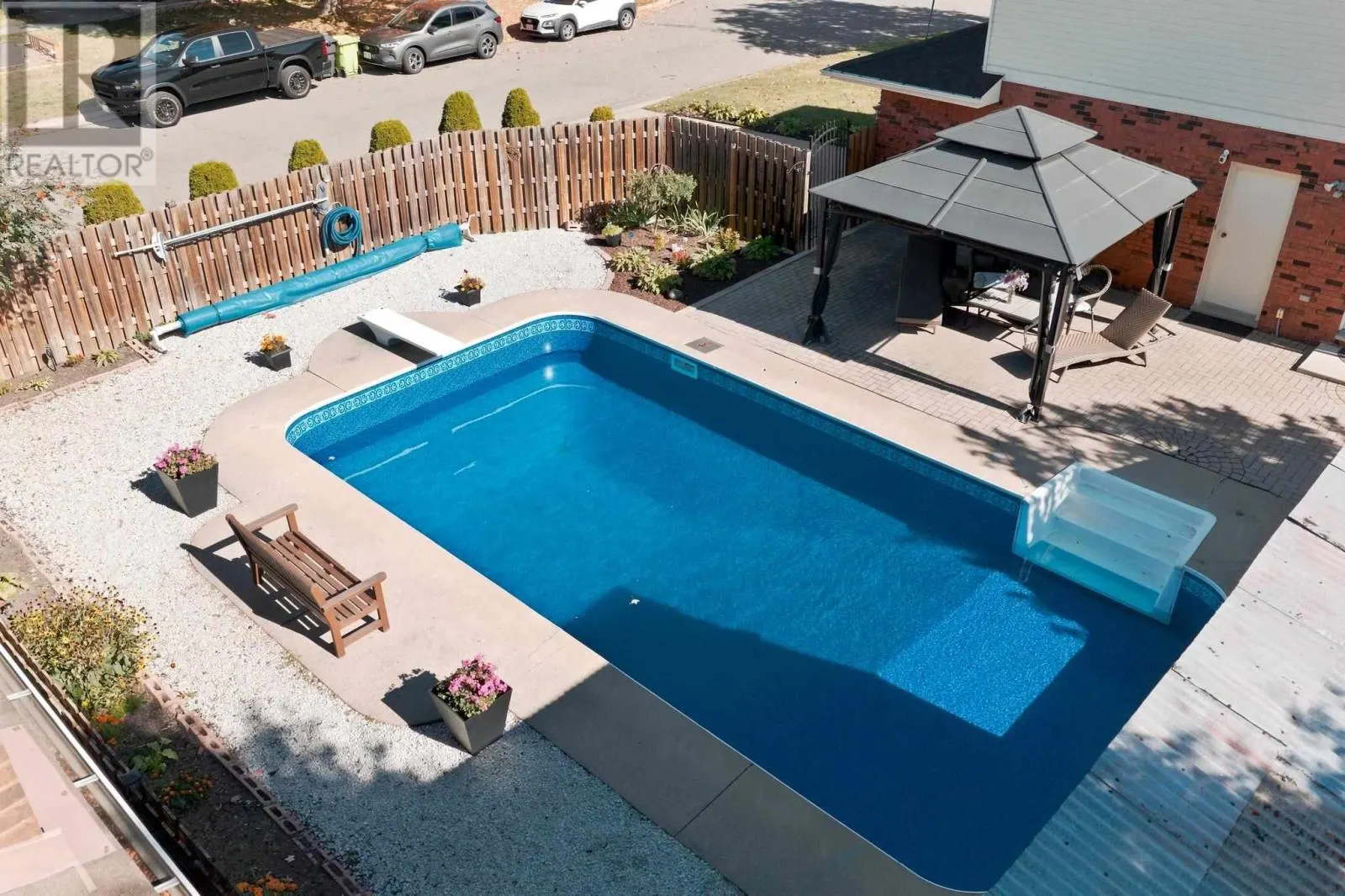 70 Country Club PL