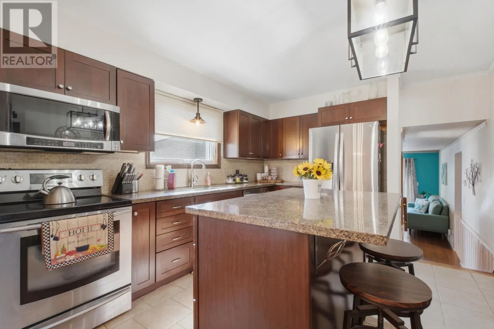 70 Country Club PL