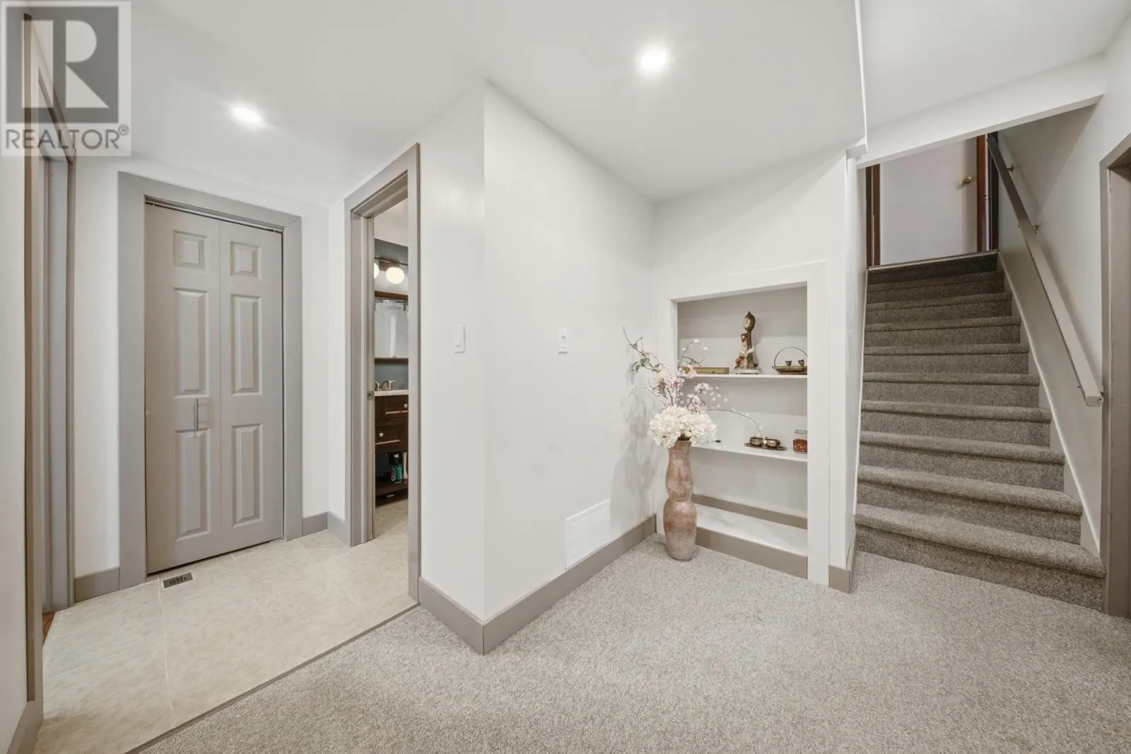70 Country Club PL