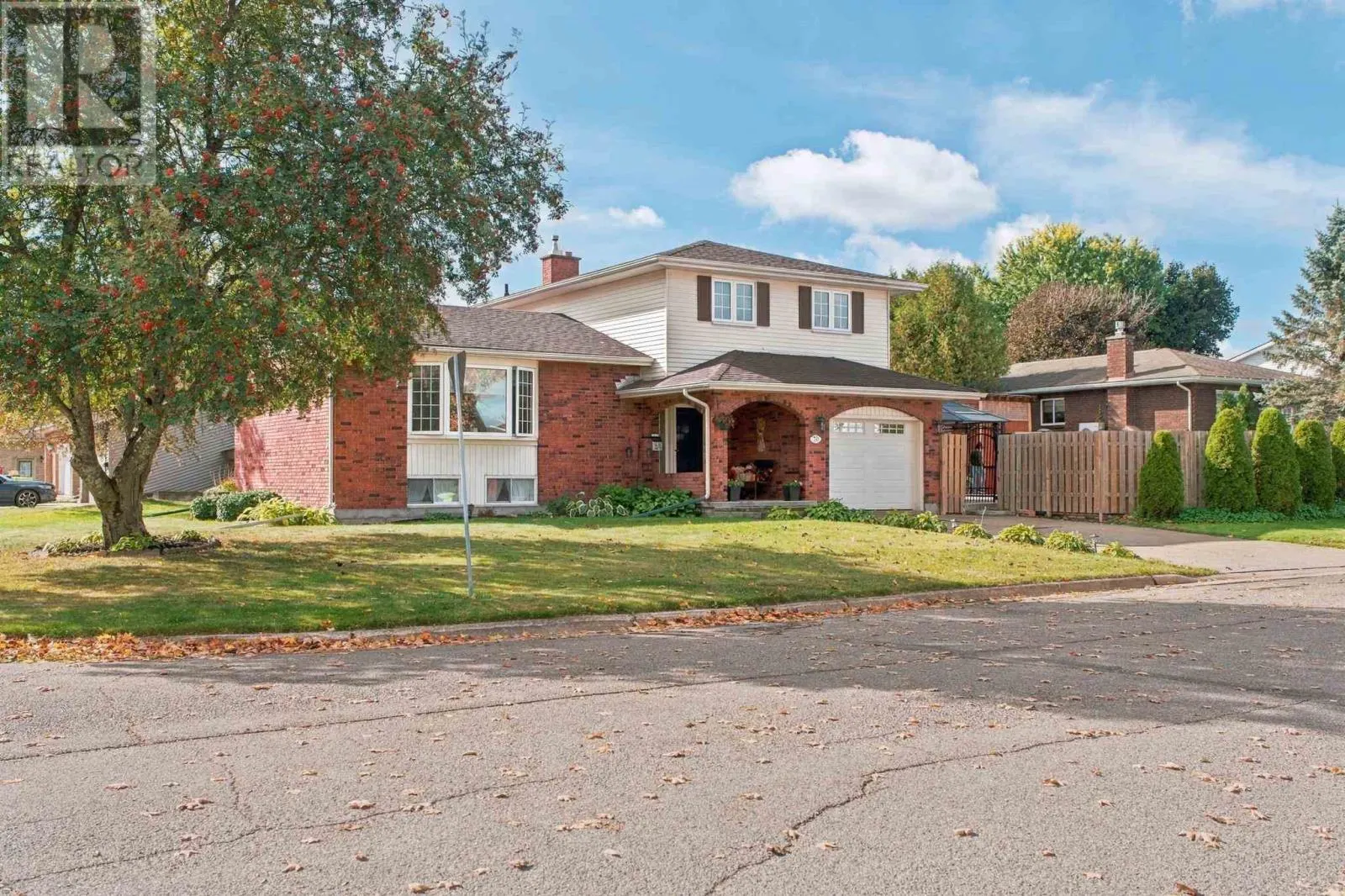 70 Country Club PL