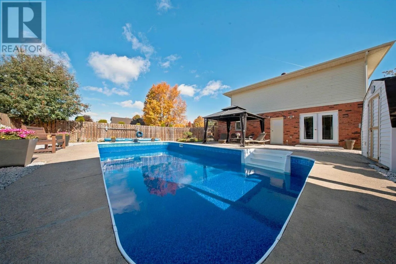 70 Country Club PL
