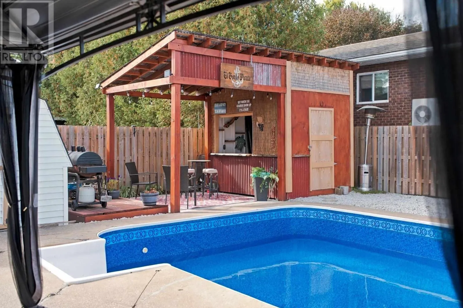 70 Country Club PL