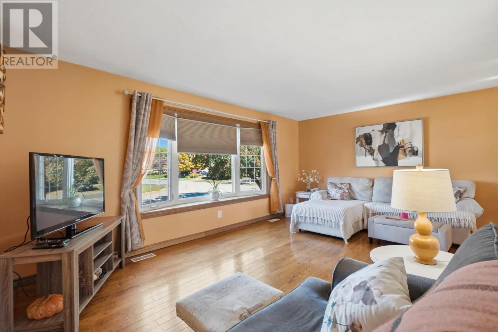 70 Country Club PL