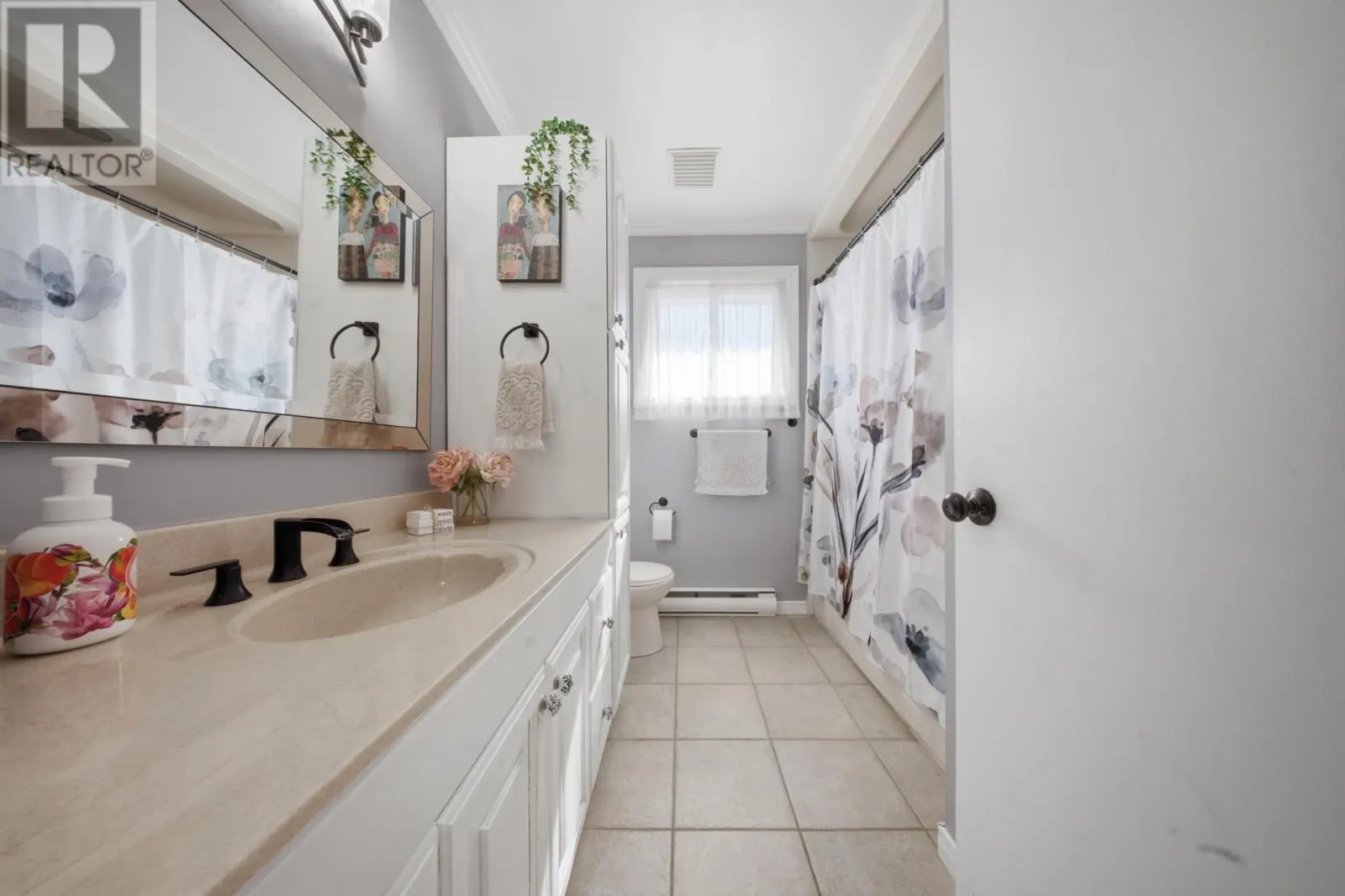 70 Country Club PL