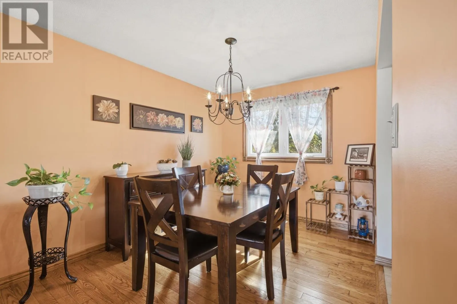 70 Country Club PL