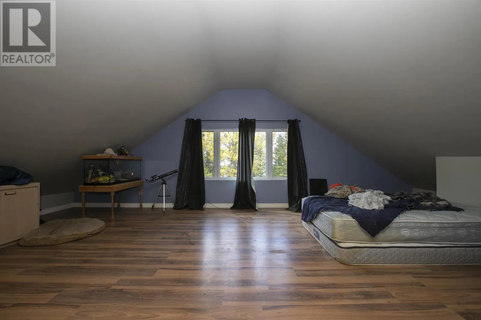 696 Lakeshore DR S|Dennis Township