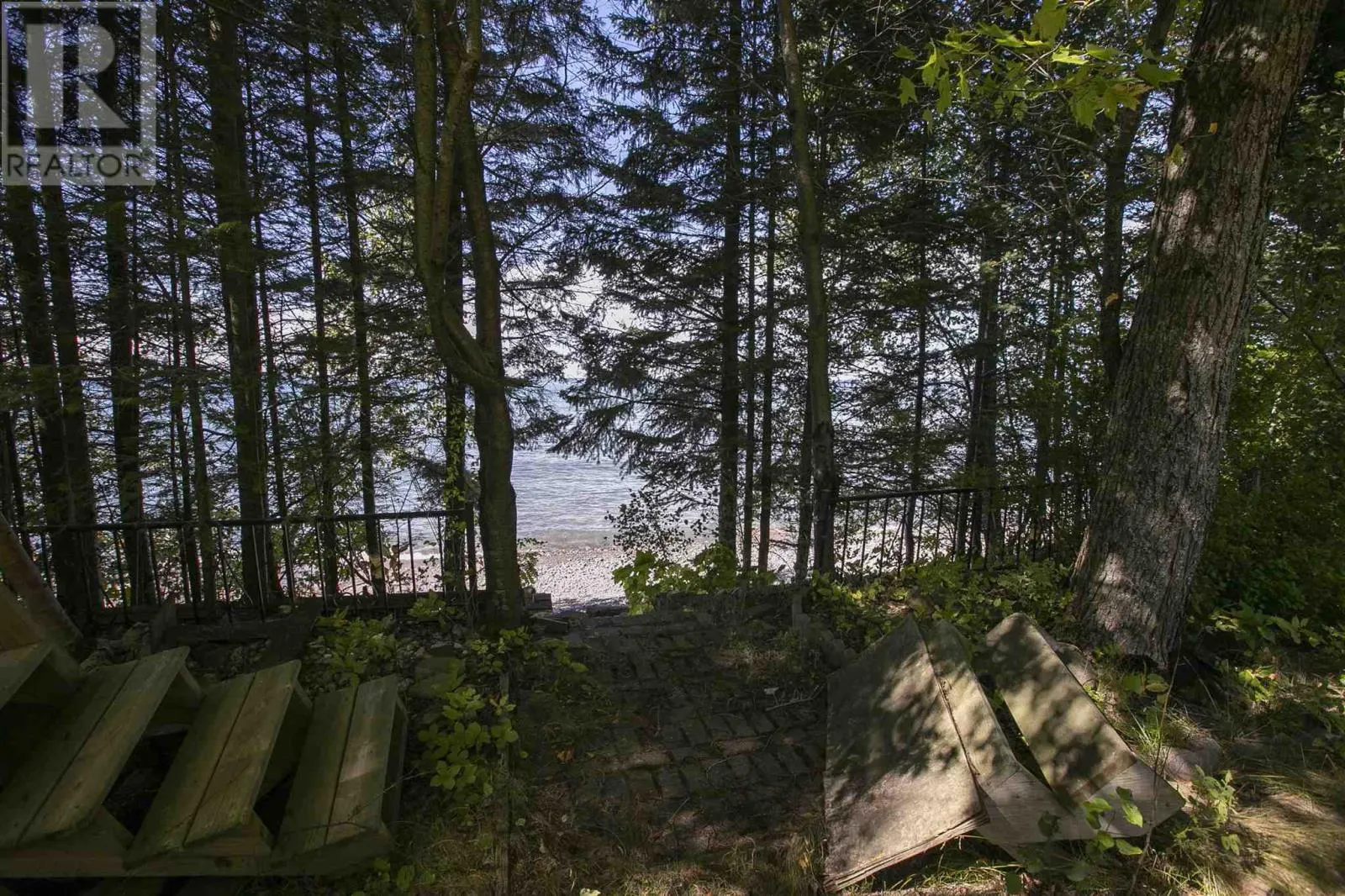 696 Lakeshore DR S|Dennis Township