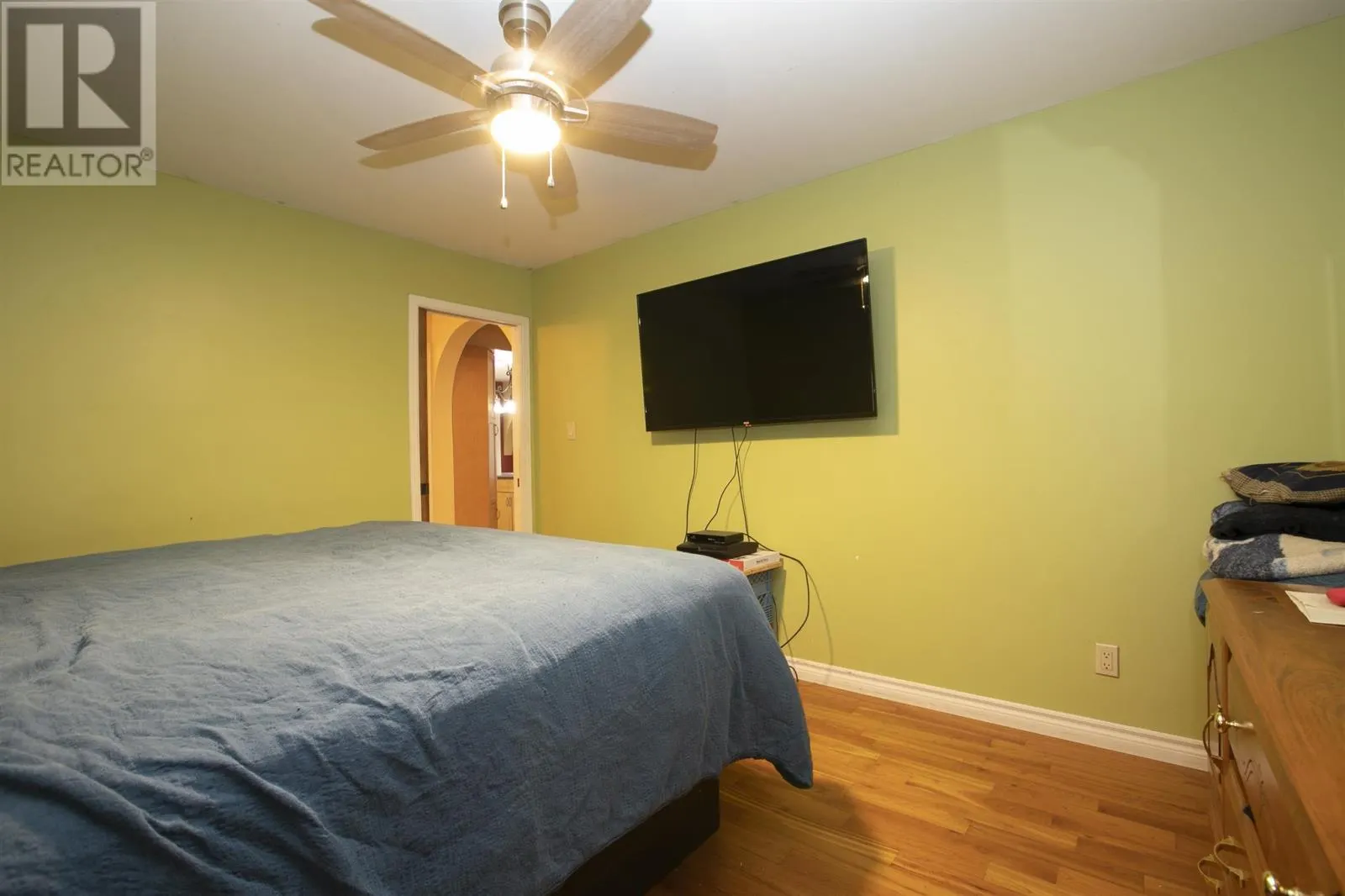696 Lakeshore DR S|Dennis Township
