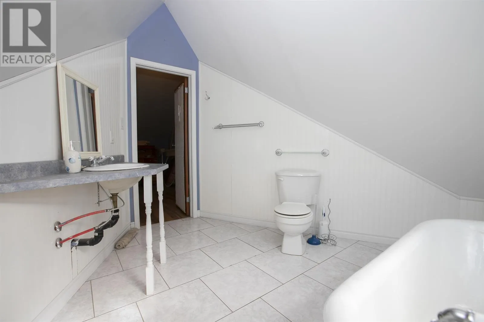 696 Lakeshore DR S|Dennis Township