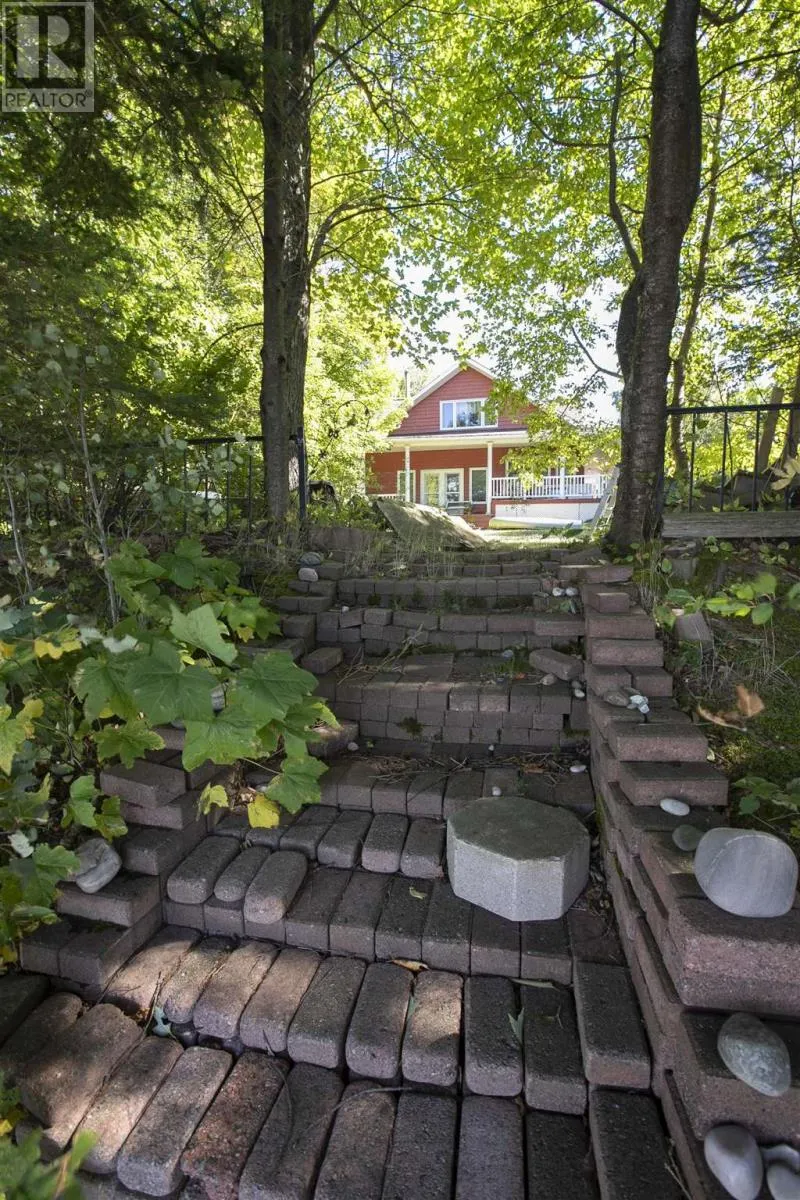 696 Lakeshore DR S|Dennis Township