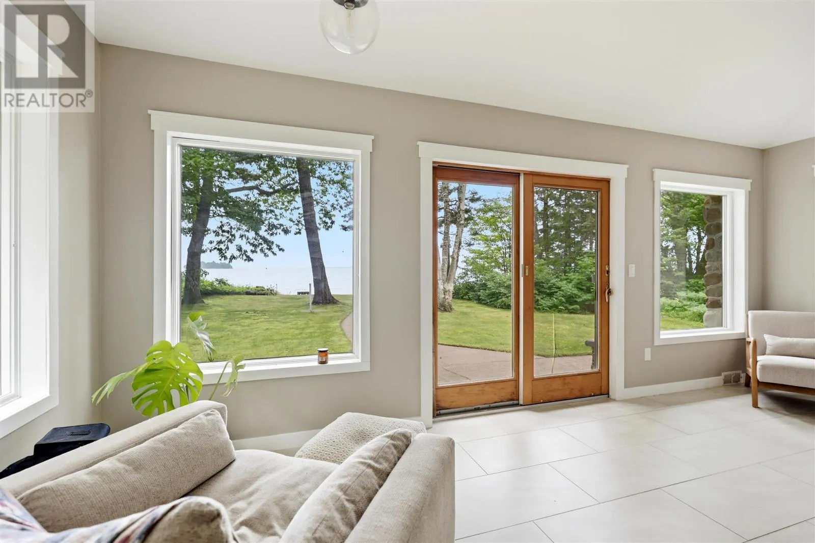15 Dominion Park DR