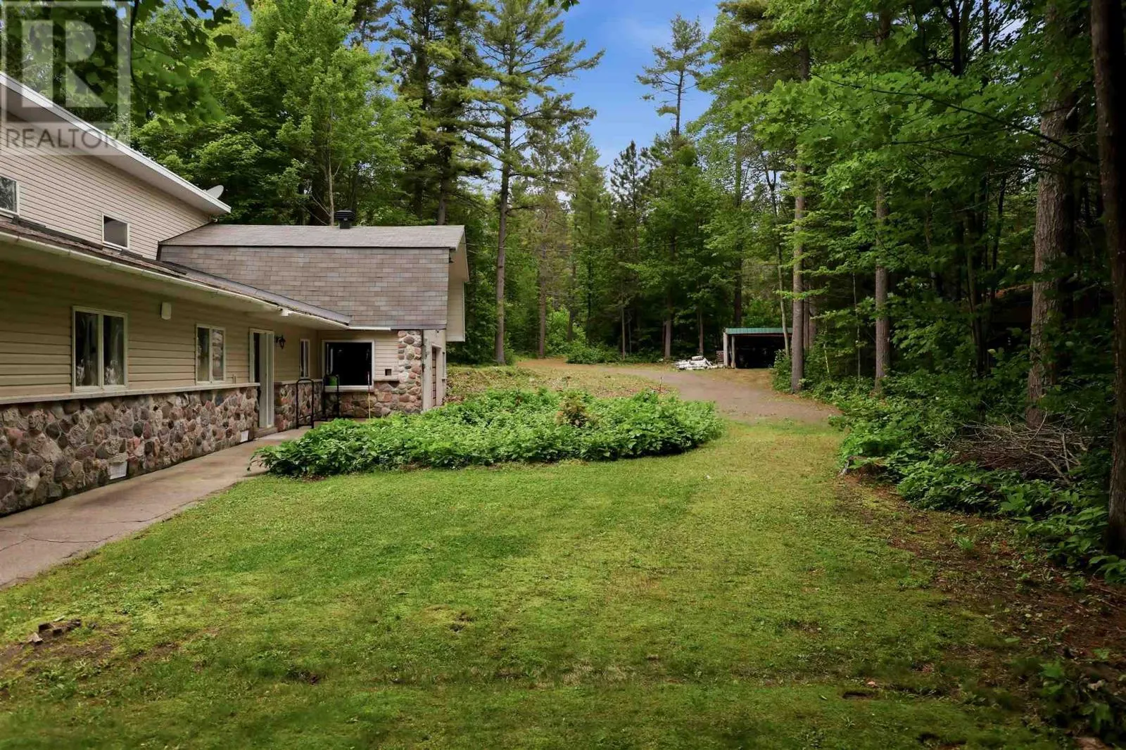 15 Dominion Park DR