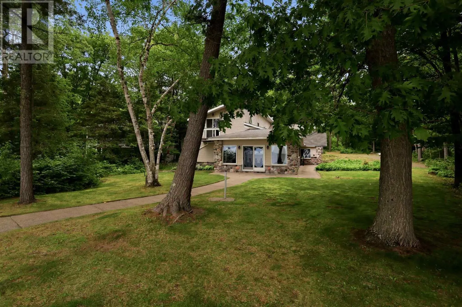 15 Dominion Park DR