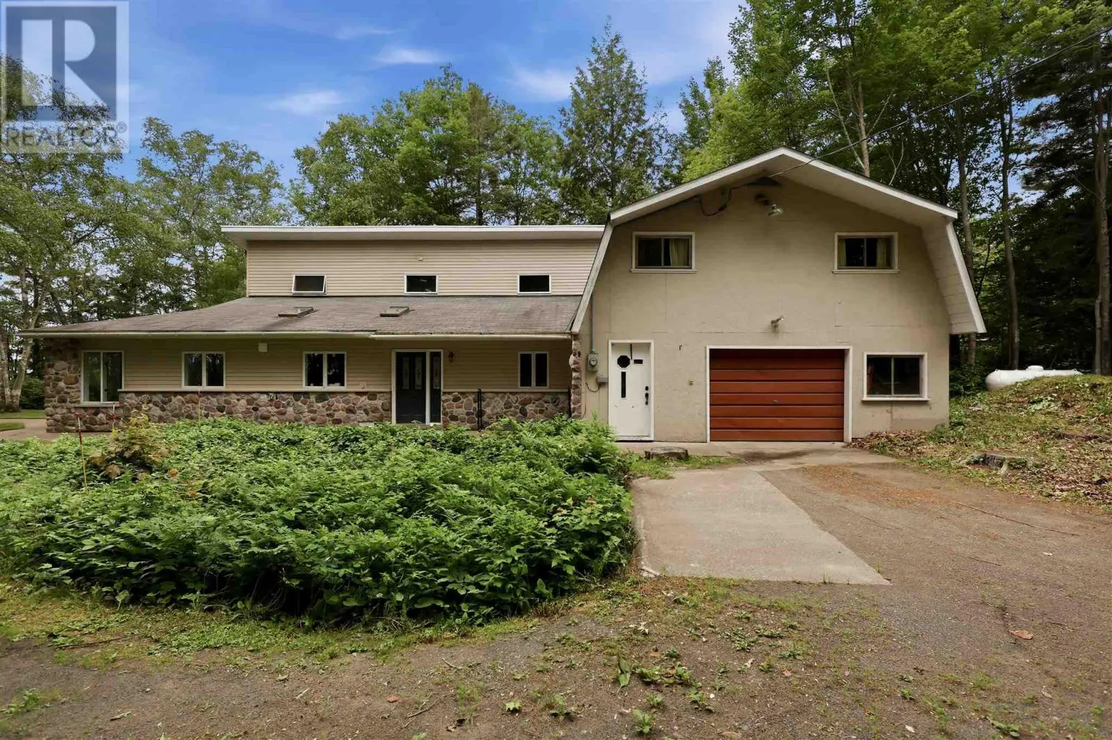 15 Dominion Park DR