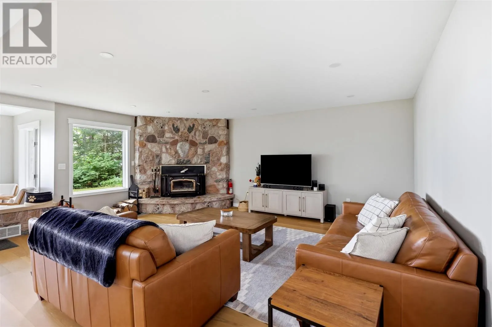 15 Dominion Park DR