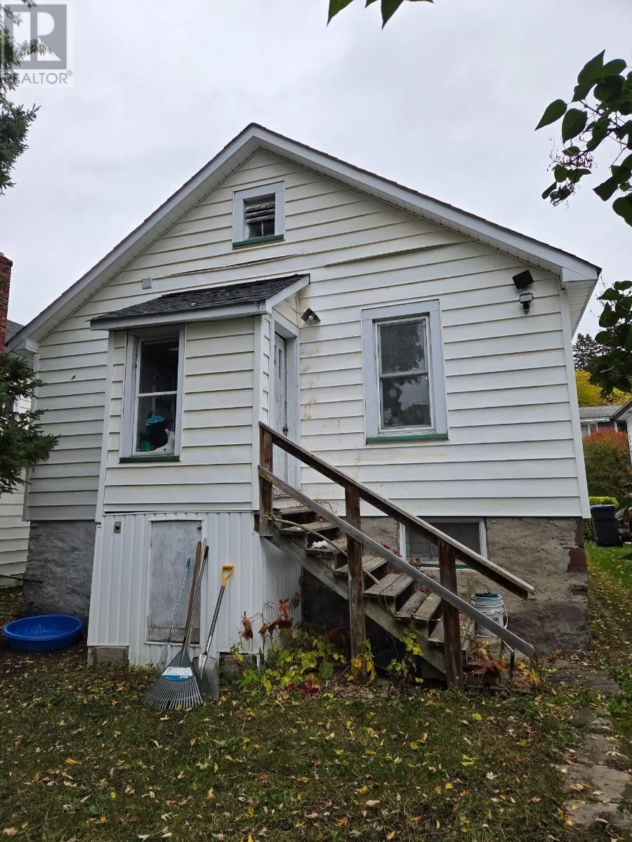 63 Trelawne AVE