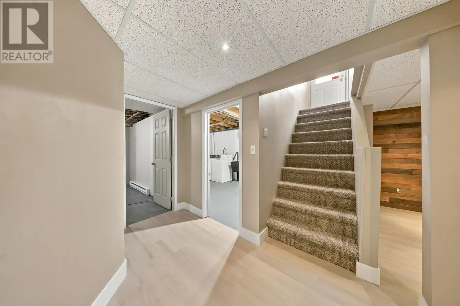 82 River RD