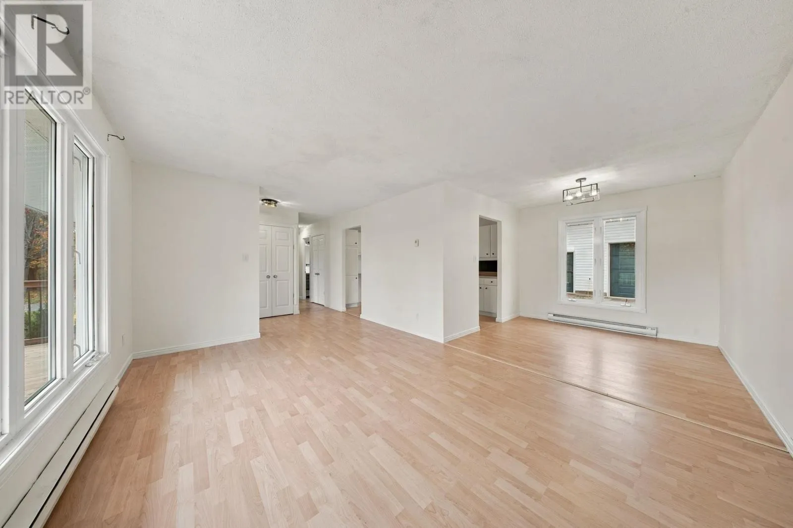 82 River RD