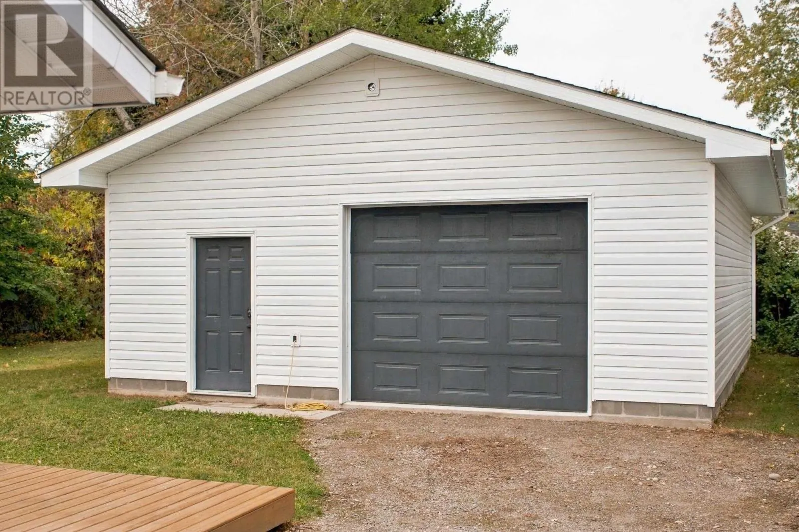 82 River RD