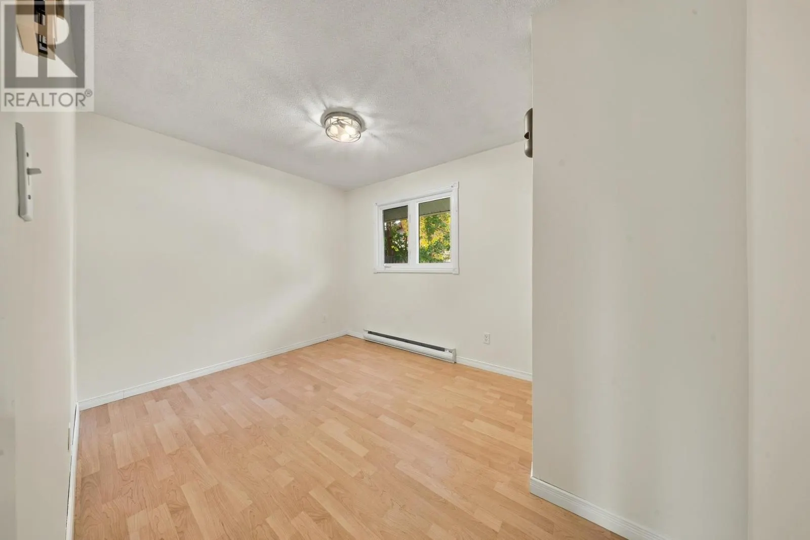 82 River RD