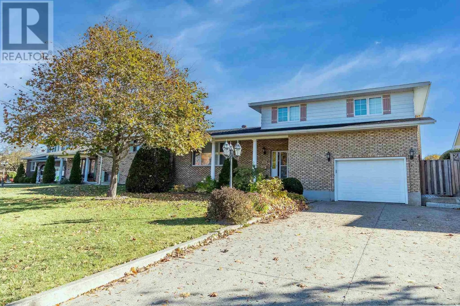 30 Highcrest ST
