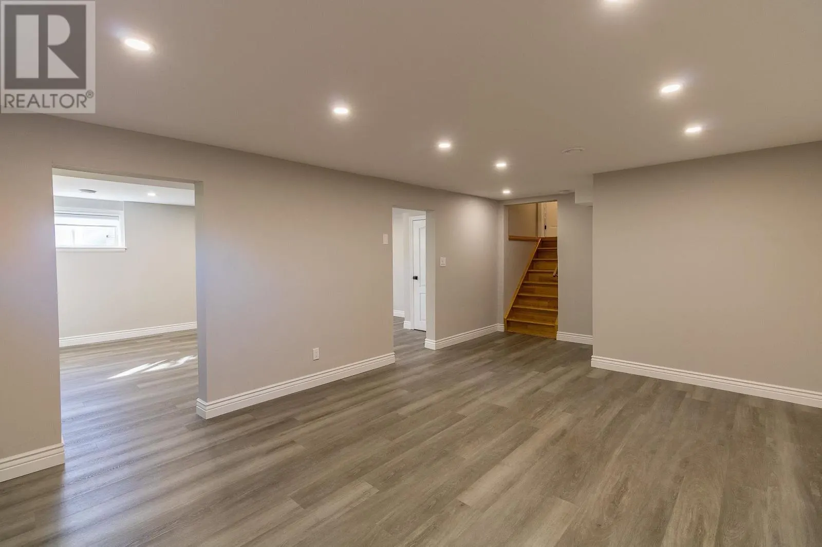30 Highcrest ST