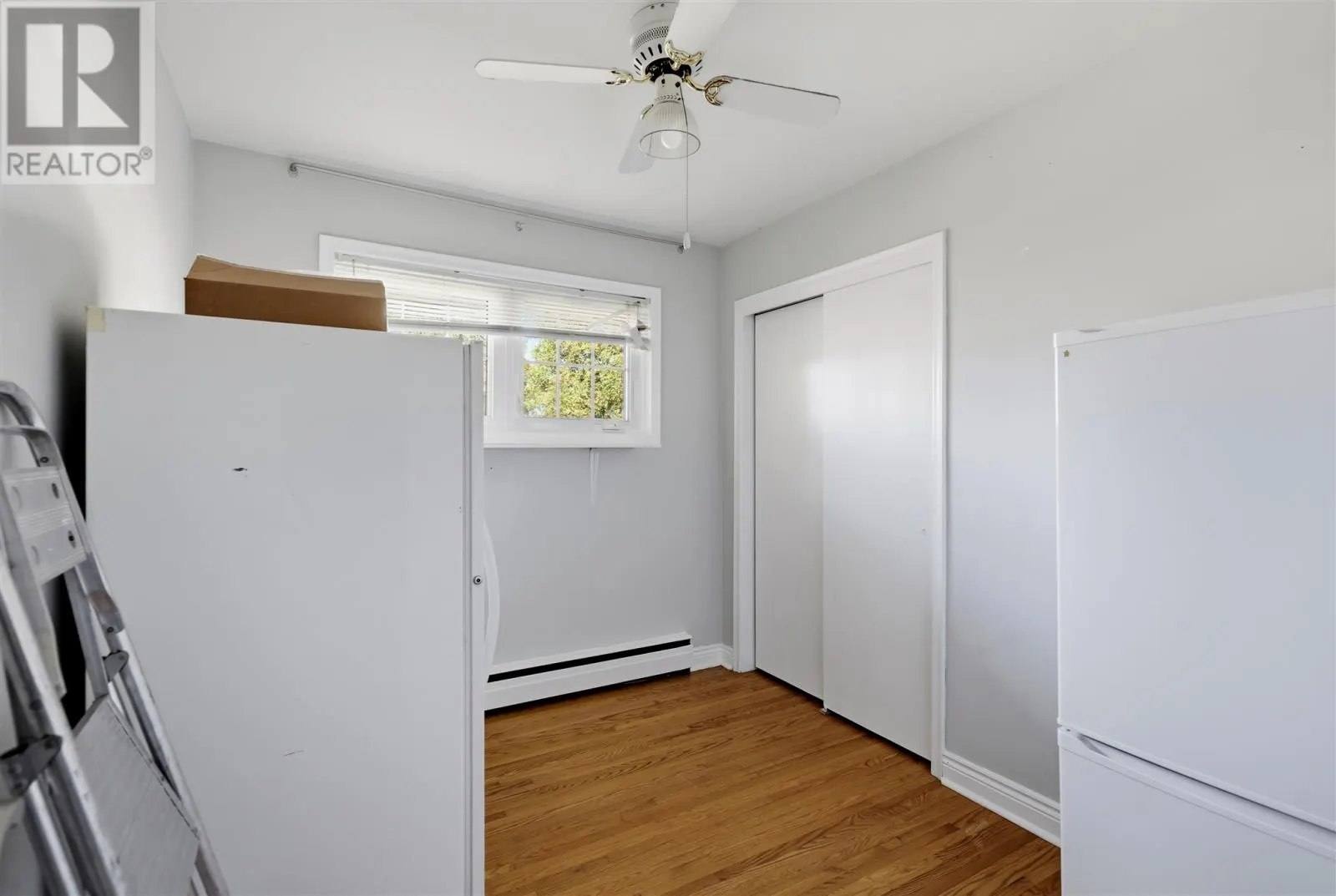 13 Irwin AVE