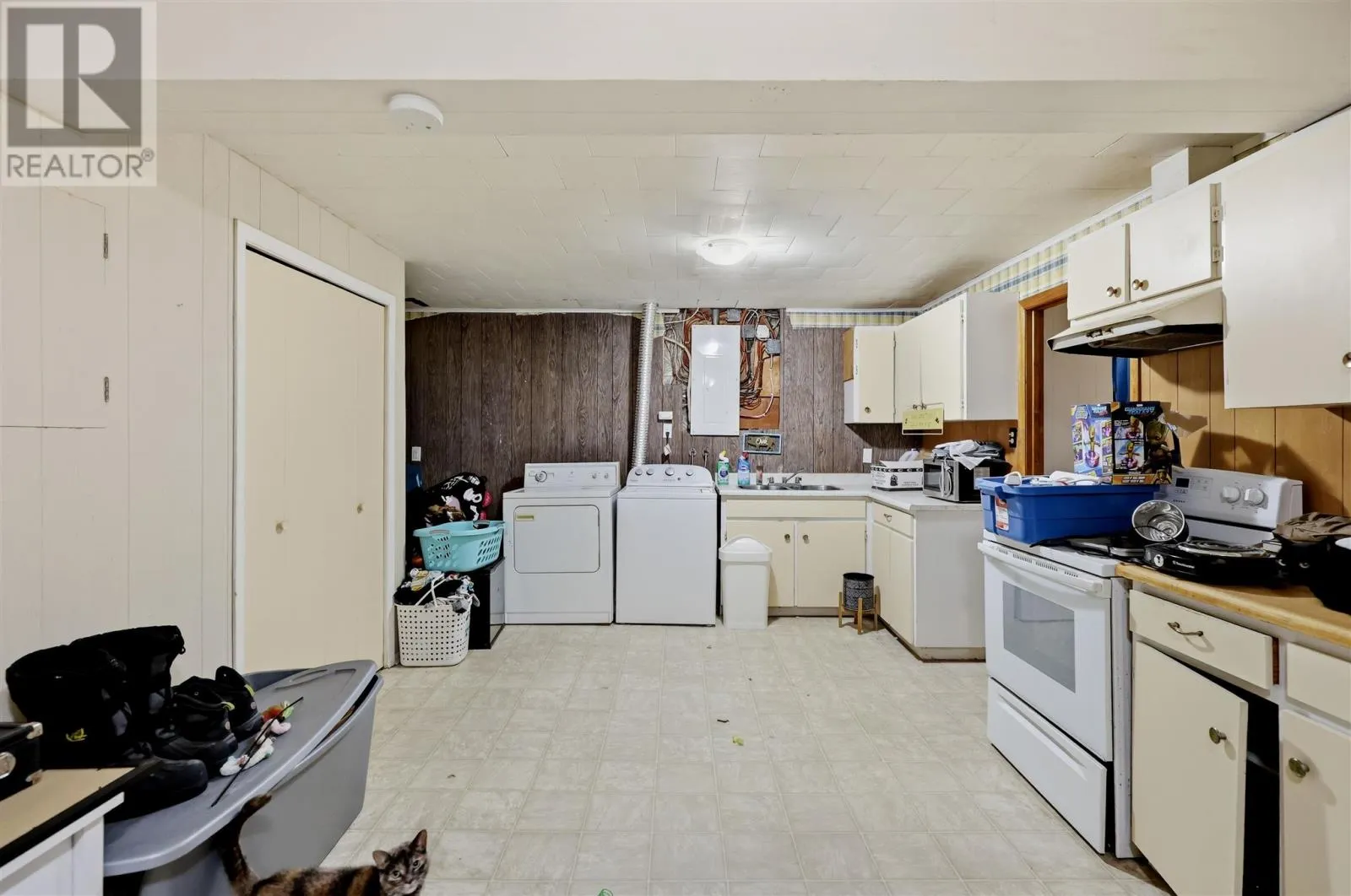 13 Irwin AVE