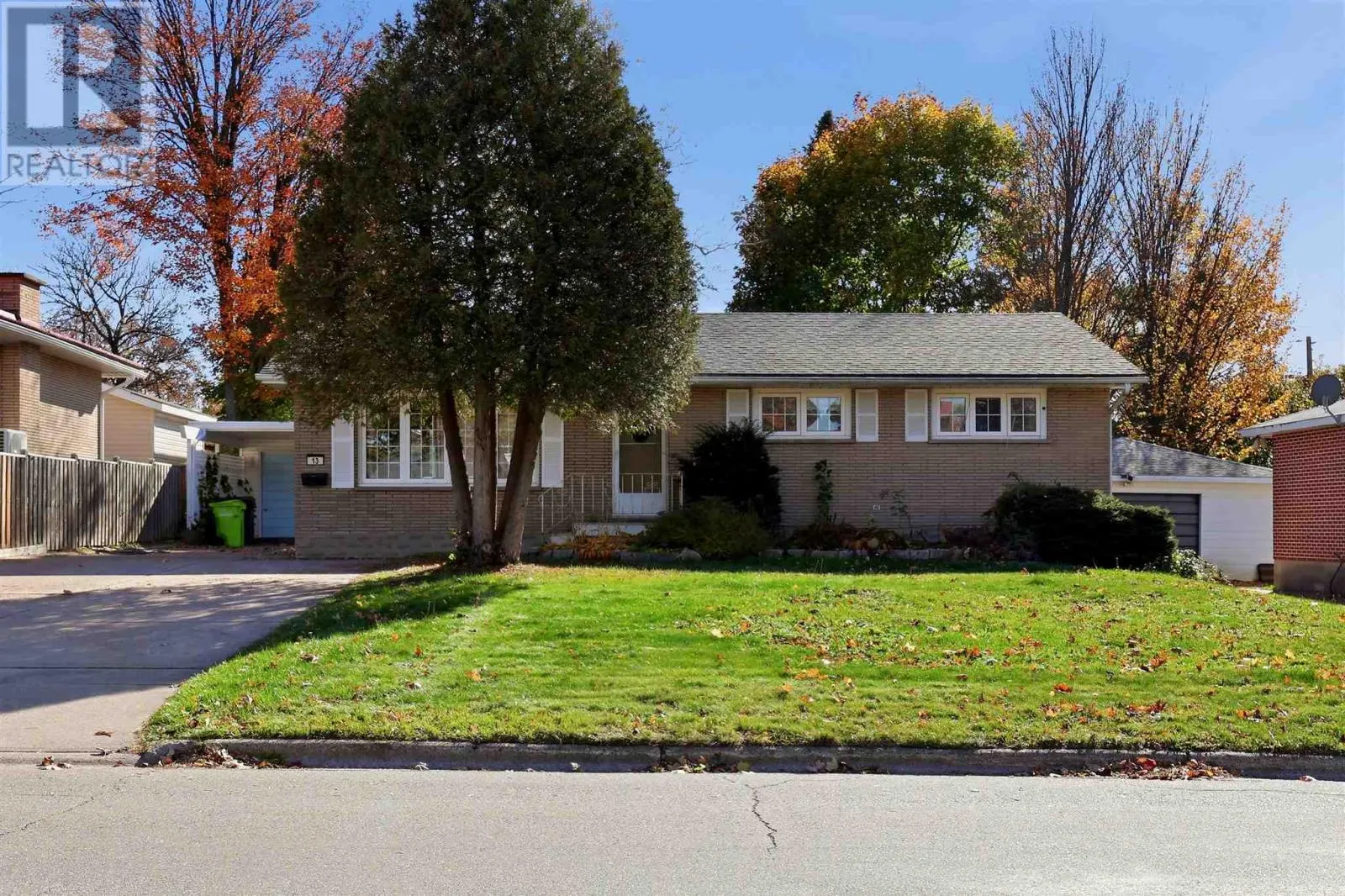 13 Irwin AVE