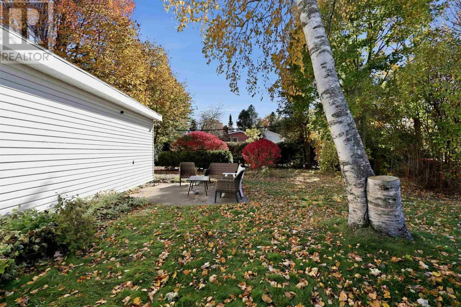 13 Irwin AVE