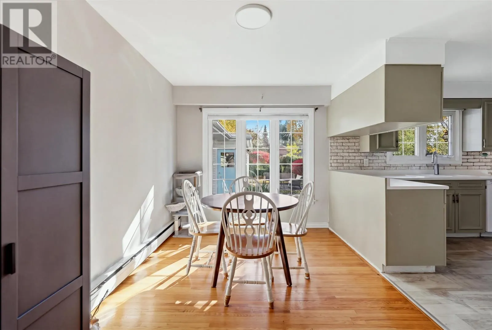 13 Irwin AVE