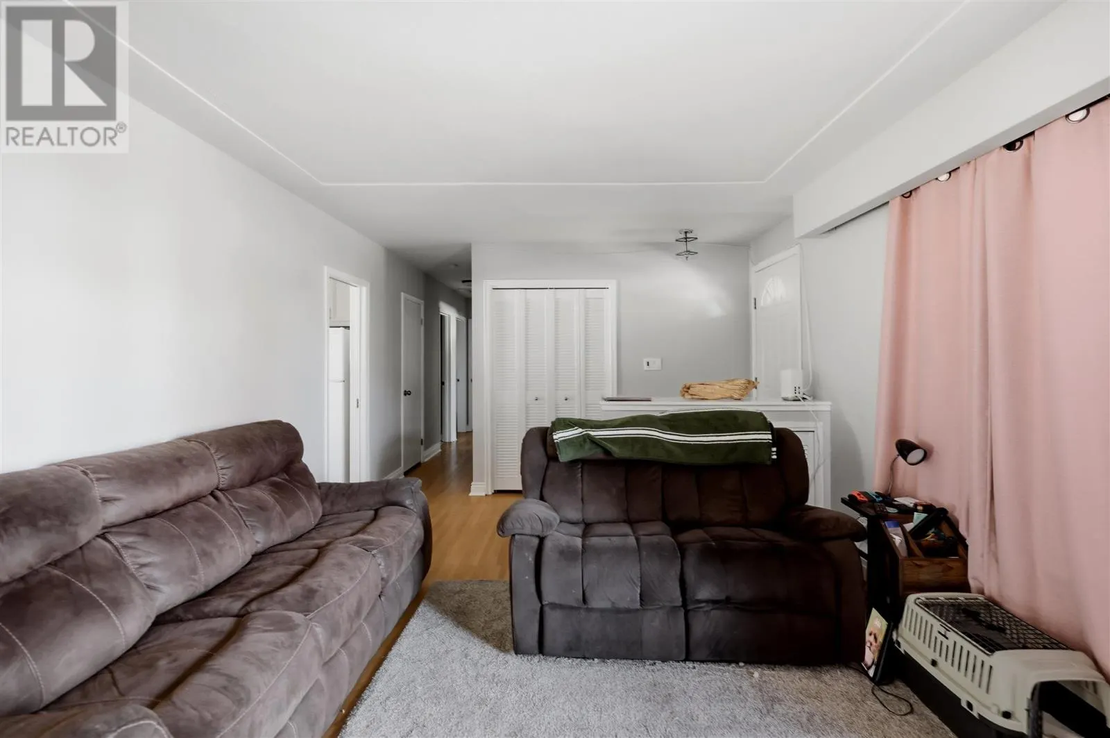 13 Irwin AVE