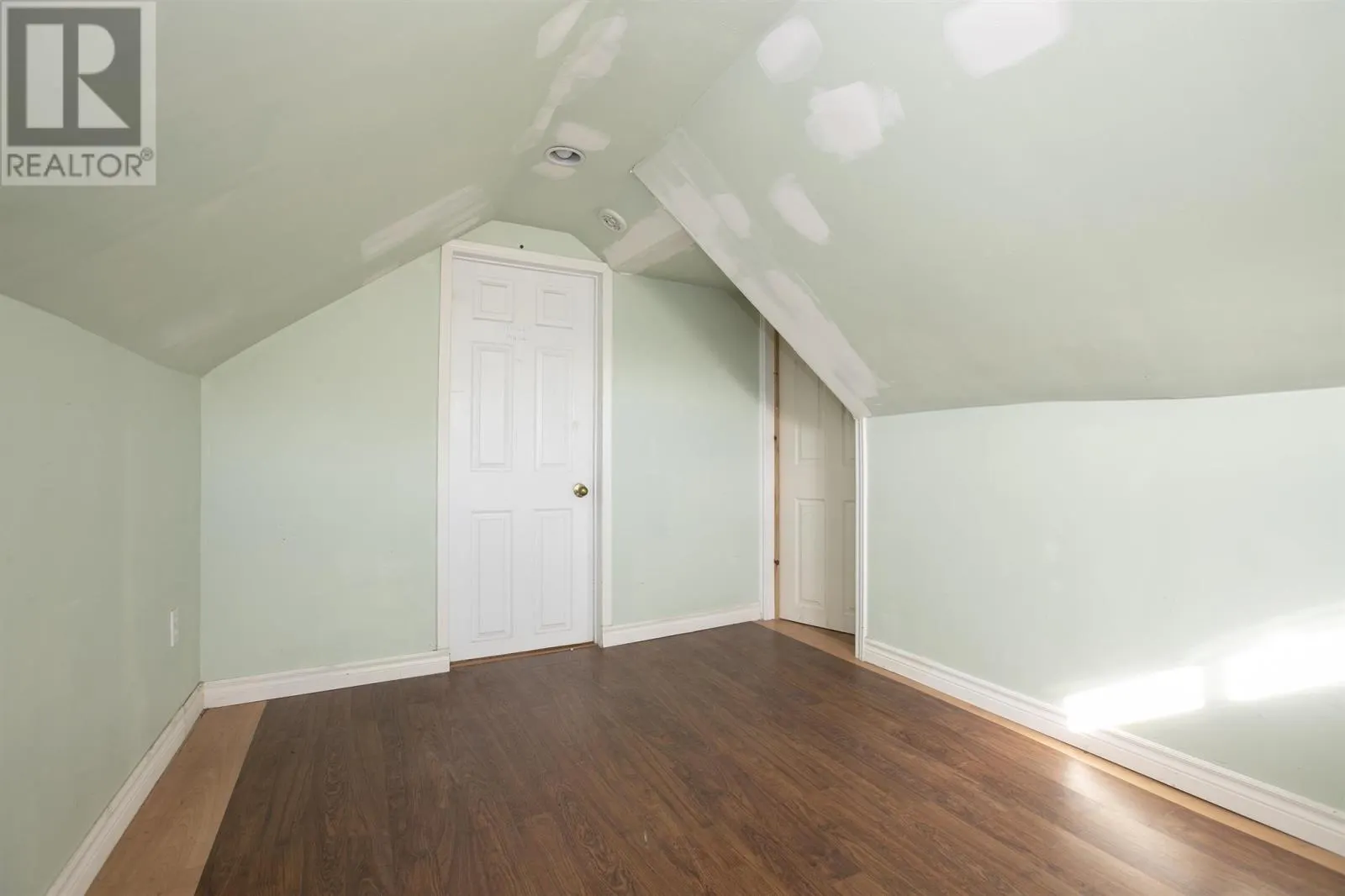 196 Elmwood AVE