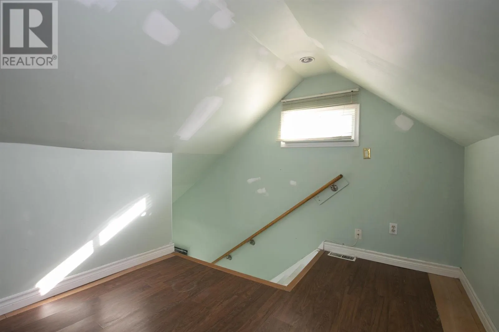 196 Elmwood AVE