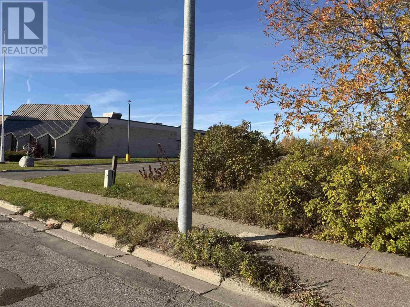 418 Albert ST W